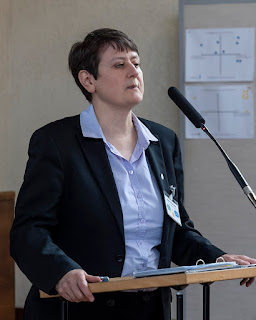 Pfarrerin Esther Handschin anlässlich der Gedächtnisfeier an der Zentralkonferenz 2022 in Basel.