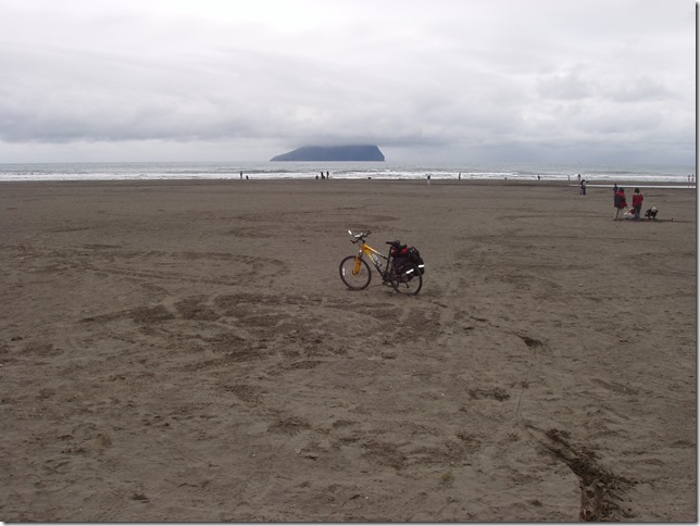 濱海公路遠眺龜山島