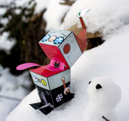 Robo Mistletoe Paper Toy