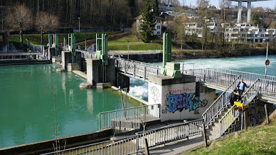 Jenazah Eril Ditemukan Pejalan Kaki di Jembatan Bendungan Engehalde