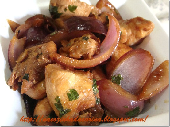frango-com-cebola-roxa-01