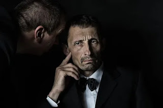 One of the reasons why a person can't be a good listener is because he often underestimates people who are interlocking.