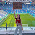 فتاة روسية ترفع لافتة عايزة عريس بسرعة