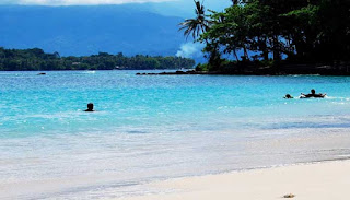 Pantai Pasir Putih Yen Bebay