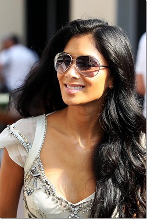 Nicole Scherzinger (USA) Pussycat Dolls singer. Formula One World Championship, Rd 19, Abu Dhabi Grand Prix, Race Day, Yas Marina Circuit, Abu Dhabi, UAE, Sunday, 14 November 2010