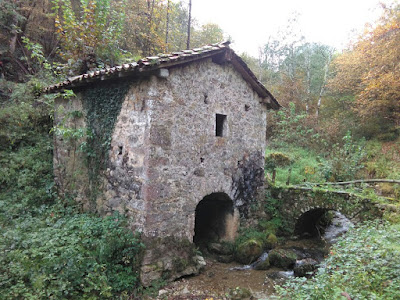 Molino y puente romano en La Riera, Covadonga. Grupo Ultramar Acuarelistas