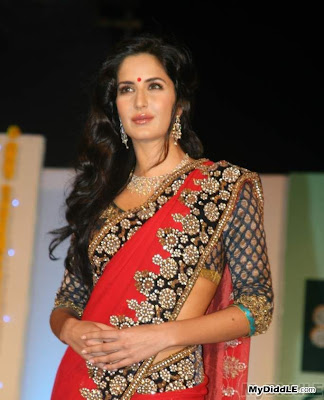 katrina kaif looking gorgeous in red sexy Saree photos