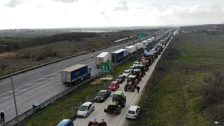 Με τα τρακτέρ στους Κήπους για τους δύο Έλληνες στρατιωτικούς Τα σύνορα και το ποτάμι δεν μπορούν να μας χωρίσουν…