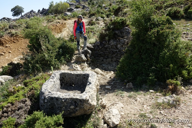 Subida al Martín Gil y Crestería de Sierra Blanquilla