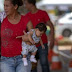 Entrada de venezuelanos na fronteira com o Brasil triplicou na última terça