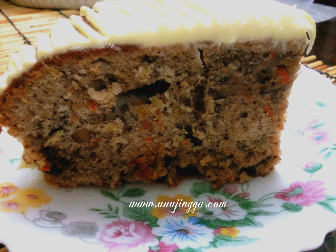 Kek Carrot Walnut Dengan Topping Cream Cheese Mudah