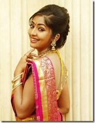 navya-nair_in_saree