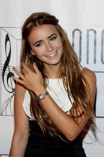 lily collins hair. Lily Collins