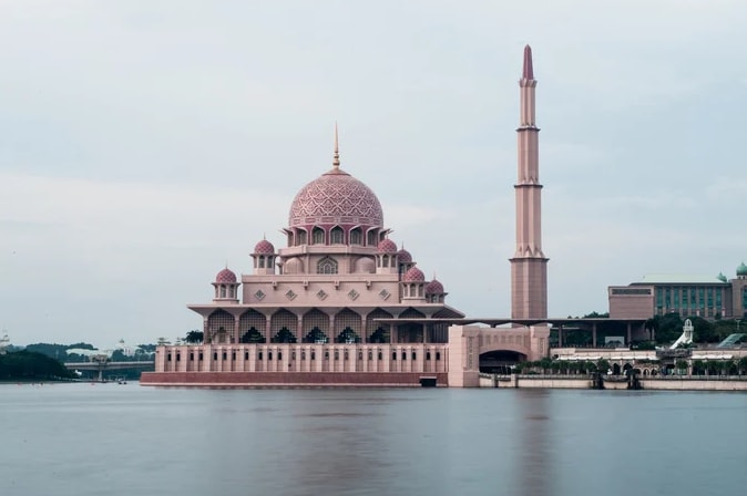 MMasjid Putra, Malaysia Wow Keren! Ternyata Inilah Masjid Terindah di Dunia