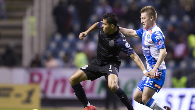 Puebla venció 2-0 a Chivas y mandó al equipo de Matías Almeyda al fondo de la tabla 