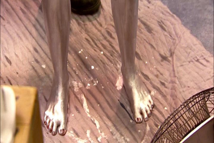 Kari Byron feet pictures Kari Byron legs Kari Byron toes 