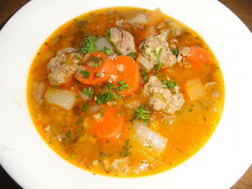 Vegetable soup with meatballs