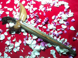 keris setan kober keris junjung drajad keris pu gandring keris mpu tantular keris ampuh keris pamor blarak sineret dunia pusaka padepokan spiritual mustika secang