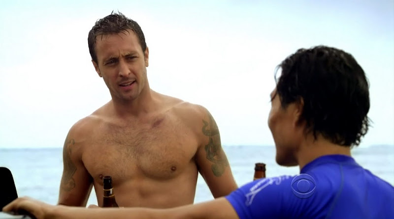 Alex O'Loughlin Shirtless on Hawaii Five-0 s1e11