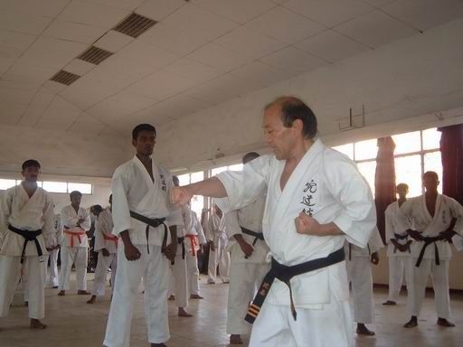 MESTRE OSCAR HIGA: SHORINRYU KYUDOKAN: