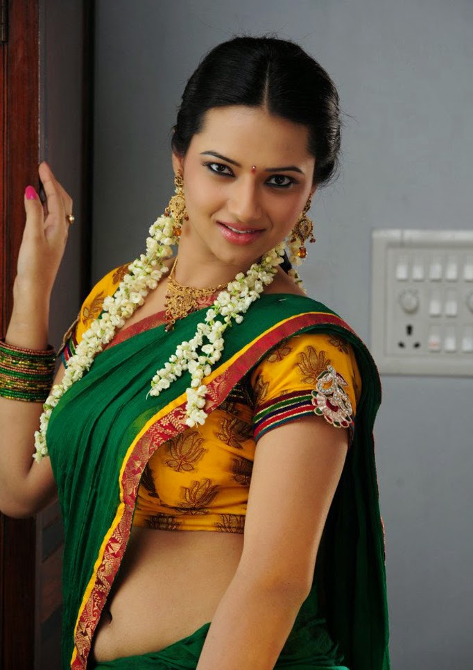 SOUTH INDIAN ACTRESS wallpapers in HD: Isha Chawla In ...