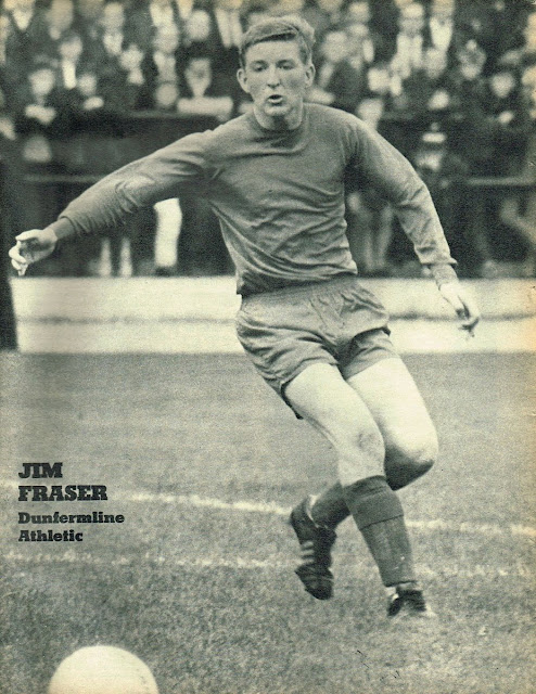 Jim Fraser del Dunfermline (Revista Goal 1969-08-16)