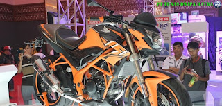 http://udaengki.blogspot.com/2012/11/honda-terbaru-cb150r-streetfire.html