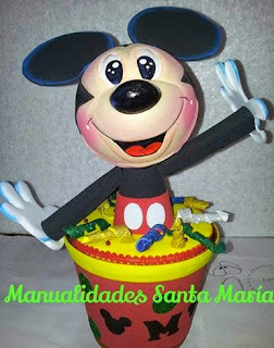 http://goma-eva.com/centro-de-mesa-de-mickey/