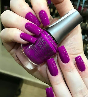 ongles violets, manucure violette, nail art violet, vernis violet, ongles tendance, idées manucure, french manucure violet, vernis à ongles, ongles pailletés, ongles ombré, ongles métallisés, ongles mat, nail art fleurs, nail art marbré, ongles chic, ongles élégants, tendance beauté, inspirations ongles, beauté des mains, vernis semi-permanent