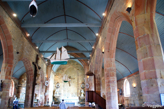 Gli interni della Cappella di Notre Dame de Rocamadour a Camaret sur Mer