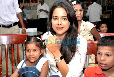 Sameera Reddy at Dreams Home NGO children's event image