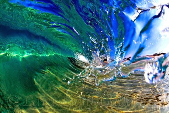 Nick Selway fotografia ondas do mar por dentro quebrando na praia