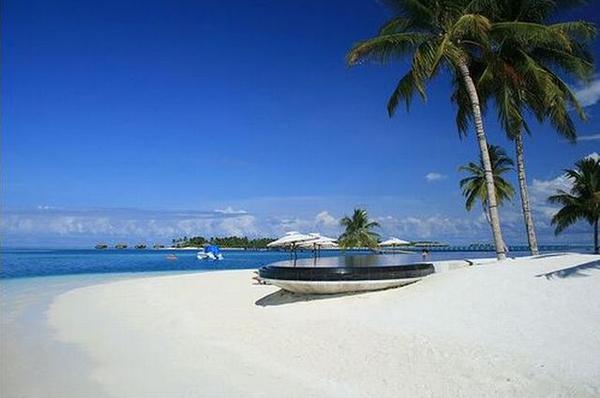 foto pemandangan pantai