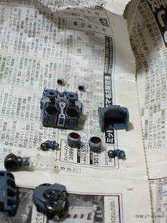 MG MS-06F ザクⅡ Ver.2.0 バックパックフレーム部分塗装中