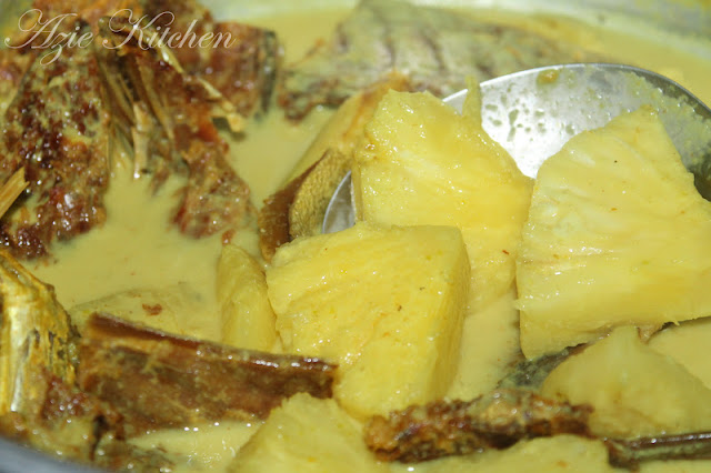 Gulai Lemak Ikan Talang Masin Dengan Nenas - Azie Kitchen