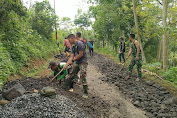 TMMD KE 115 KODIM 0612 TASIKMALAYA, LAKSANAKAN PENGASPALAN JALAN DESA CIKADONGDONG, KECAMATAN BOJONGASIH, KABUPATEN TASIKMALAYA