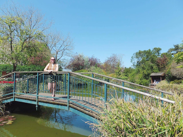 Burnby-Hall-Bridge-Over-Lake