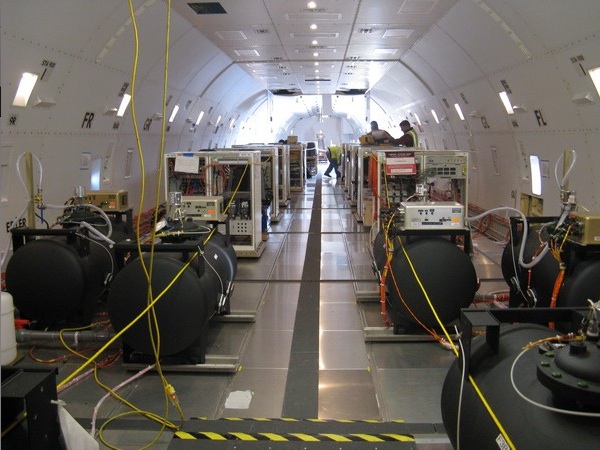 chemtrail15 Imagens de dentro de um Avião de Chemtrails vazam pela net