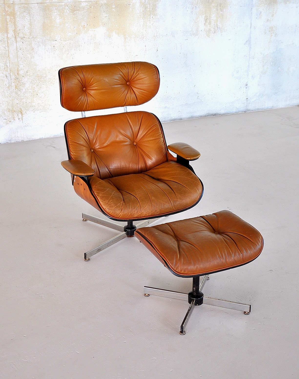 SELECT MODERN: Eames Leather Lounge Chair & Ottoman