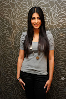 Shruthi Hassan New Photos