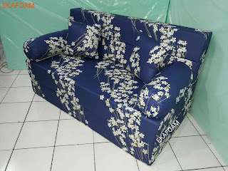 Sofa bed inoac motif bunga randu biru