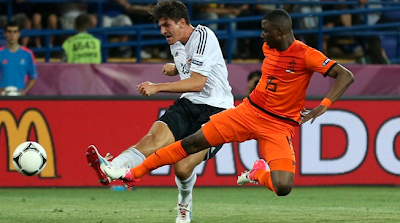 Piala Eropa 2012 - Mario Gomez; Germany vs Netherlands.jpg