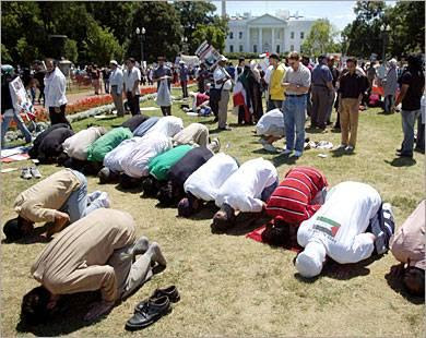 Shalat Di Lapangan