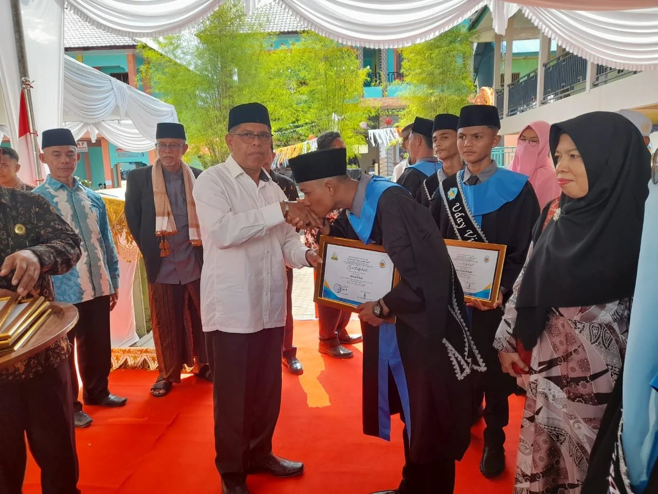 Bupati Aceh Utara Sebut Lulusan Dayah Dapat Bersaing di Tingkat Nasional dan Internasional