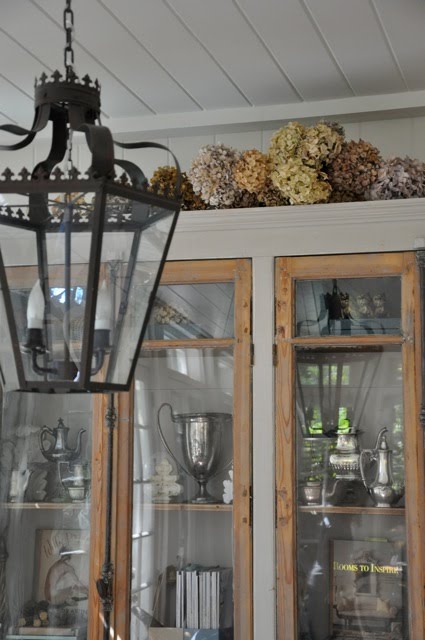 The Weathered Bungalow: 10 Essentials to Create a Coastal Inspired ...