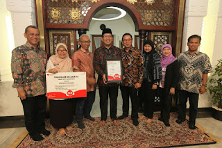 Ridwan Kamil dan penghargaan Telkom Nusantara Award