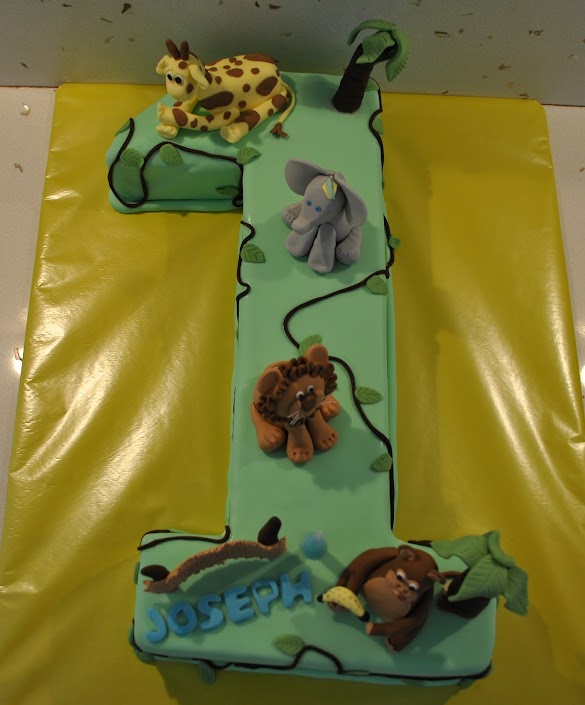 Jungle Themed Cake Decorations / Snacky French: jungle themed baby shower cake! - Editable safari animals birthday table sign, wild animals sign.