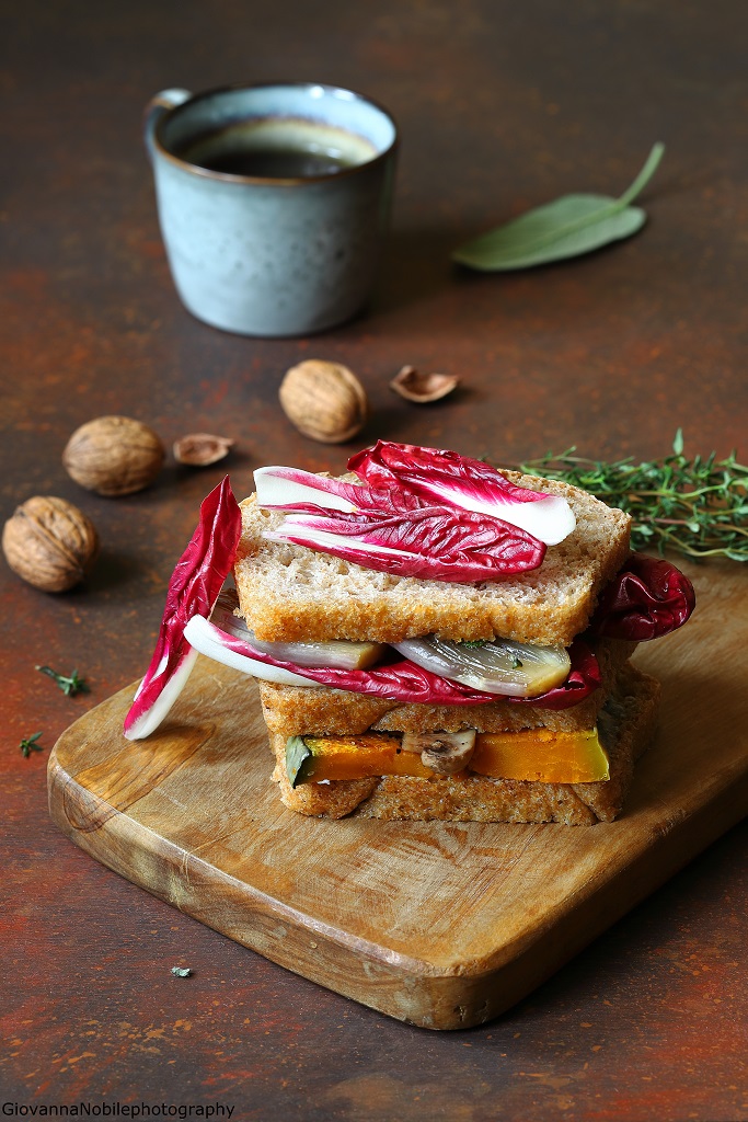 Sandwich con zucca, radicchio e gorgonzola