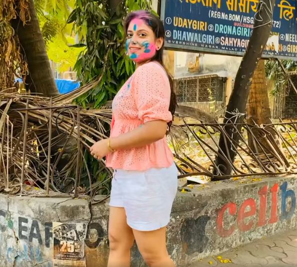 https://www.filmynaka.com/2021/03/tv-actress-sneha-paul-celebrates-holi.html