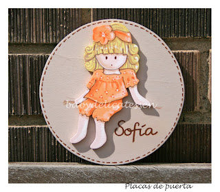 placa de puerta infantil nena sentada nombre Sofía babydelicatessen